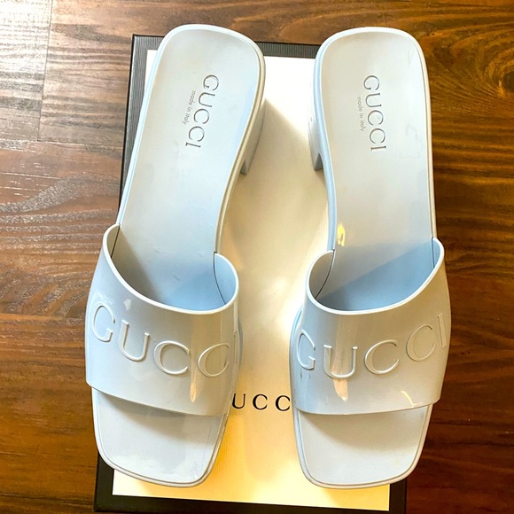 GUCCI Slides - Picture 2 of 11